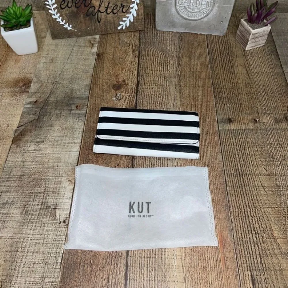 NWOT Kut from the Kloth Slim Striped Wallet